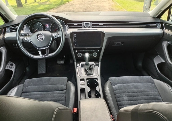 Volkswagen Passat cena 78000 przebieg: 168000, rok produkcji 2018 z Jeziorany małe 326